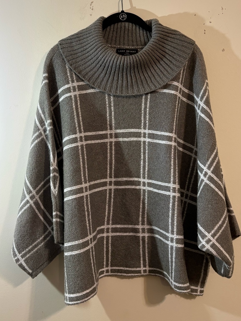 Lane Bryant sweater women’s 26/28 gray white plaid turtleneck knit poncho